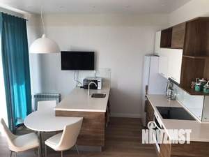 Студия квартира, посуточно, 38м2, 1/4 этаж