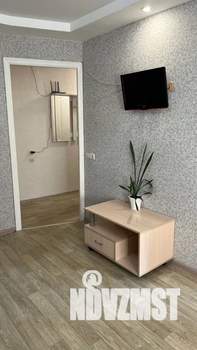 2-к квартира, посуточно, 42м2, 5/5 этаж