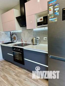 1-к квартира, посуточно, 38м2, 3/10 этаж