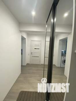 Студия квартира, посуточно, 42м2, 6/10 этаж