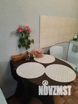 Студия квартира, посуточно, 42м2, 3/9 этаж