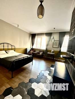 Студия квартира, посуточно, 40м2, 1/15 этаж