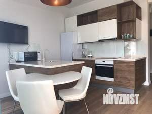 Студия квартира, посуточно, 38м2, 1/4 этаж