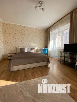 Студия квартира, посуточно, 42м2, 6/17 этаж