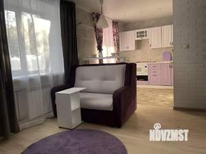 Студия квартира, посуточно, 35м2, 1/4 этаж