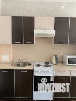 Студия квартира, посуточно, 35м2, 15/15 этаж