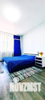 Студия квартира, посуточно, 40м2, 6/17 этаж