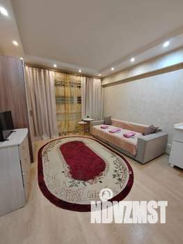 1-к квартира, посуточно, 38м2, 4/9 этаж