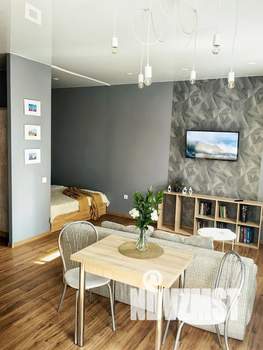 Студия квартира, посуточно, 40м2, 7/18 этаж