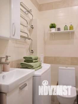 Студия квартира, посуточно, 42м2, 6/9 этаж