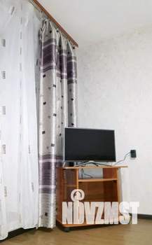 Студия квартира, посуточно, 42м2, 5/10 этаж