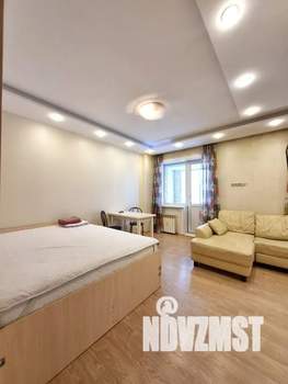 Студия квартира, посуточно, 40м2, 3/12 этаж