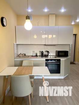 Студия квартира, посуточно, 40м2, 10/17 этаж