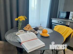 Студия квартира, посуточно, 34м2, 7/10 этаж