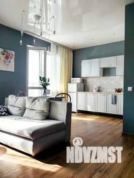 Студия квартира, посуточно, 40м2, 7/18 этаж