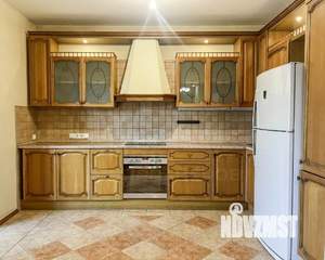 3-к квартира, на длительный срок, 134м2, 3/7 этаж