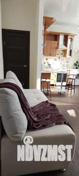 Студия квартира, посуточно, 37м2, 1/4 этаж