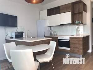 Студия квартира, посуточно, 38м2, 1/4 этаж