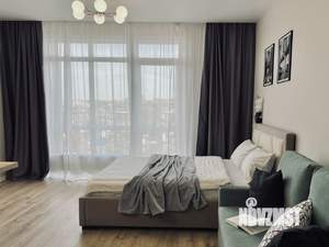 Студия квартира, посуточно, 35м2, 10/18 этаж