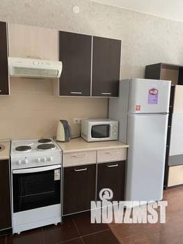 Студия квартира, посуточно, 35м2, 15/15 этаж