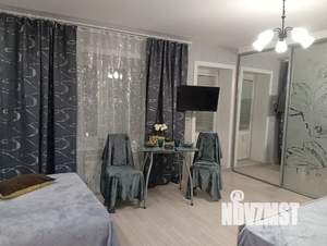 Студия квартира, посуточно, 38м2, 3/10 этаж