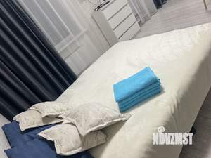 Студия квартира, посуточно, 40м2, 5/17 этаж