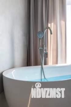 Студия квартира, посуточно, 40м2, 8/17 этаж