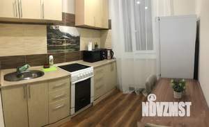 1-к квартира, посуточно, 32м2, 4/4 этаж