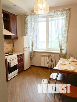 1-к квартира, посуточно, 38м2, 3/9 этаж