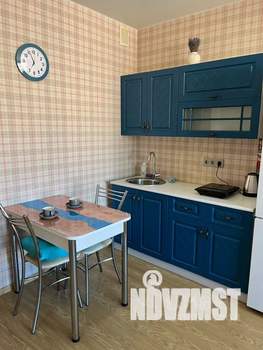 Студия квартира, посуточно, 40м2, 14/15 этаж