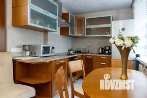 2-к квартира, посуточно, 60м2, 1/4 этаж