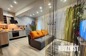 Студия квартира, посуточно, 45м2, 1/4 этаж