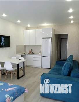 Студия квартира, посуточно, 30м2, 11/18 этаж