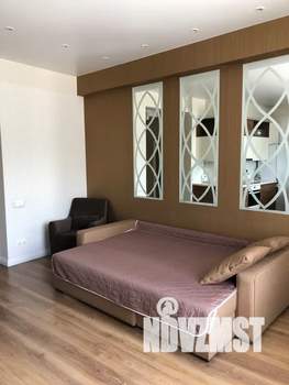 Студия квартира, посуточно, 38м2, 1/4 этаж