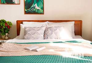 Студия квартира, посуточно, 40м2, 1/9 этаж