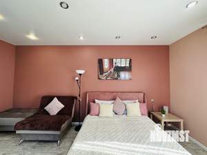 Студия квартира, посуточно, 40м2, 3/15 этаж