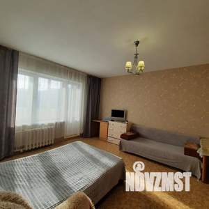 Студия квартира, посуточно, 38м2, 3/16 этаж