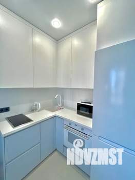 Студия квартира, посуточно, 42м2, 10/17 этаж