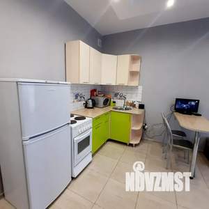 Студия квартира, посуточно, 38м2, 2/9 этаж