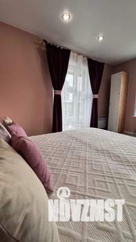 Студия квартира, посуточно, 40м2, 3/15 этаж