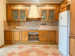 3-к квартира, на длительный срок, 134м2, 3/7 этаж