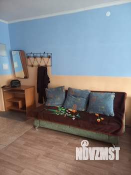 Студия квартира, посуточно, 40м2, 2/10 этаж