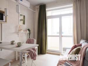 Студия квартира, посуточно, 42м2, 6/9 этаж