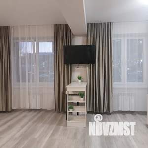 Студия квартира, посуточно, 35м2, 1/16 этаж