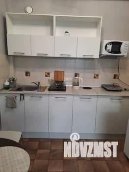 Студия квартира, посуточно, 42м2, 3/9 этаж