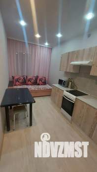 1-к квартира, посуточно, 40м2, 5/18 этаж