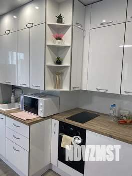 Студия квартира, посуточно, 42м2, 6/10 этаж