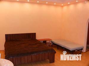 Студия квартира, посуточно, 42м2, 5/8 этаж