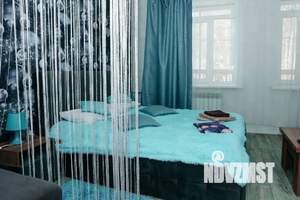 Студия квартира, посуточно, 40м2, 2/3 этаж