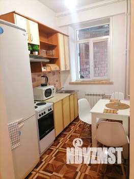 2-к квартира, посуточно, 40м2, 1/10 этаж